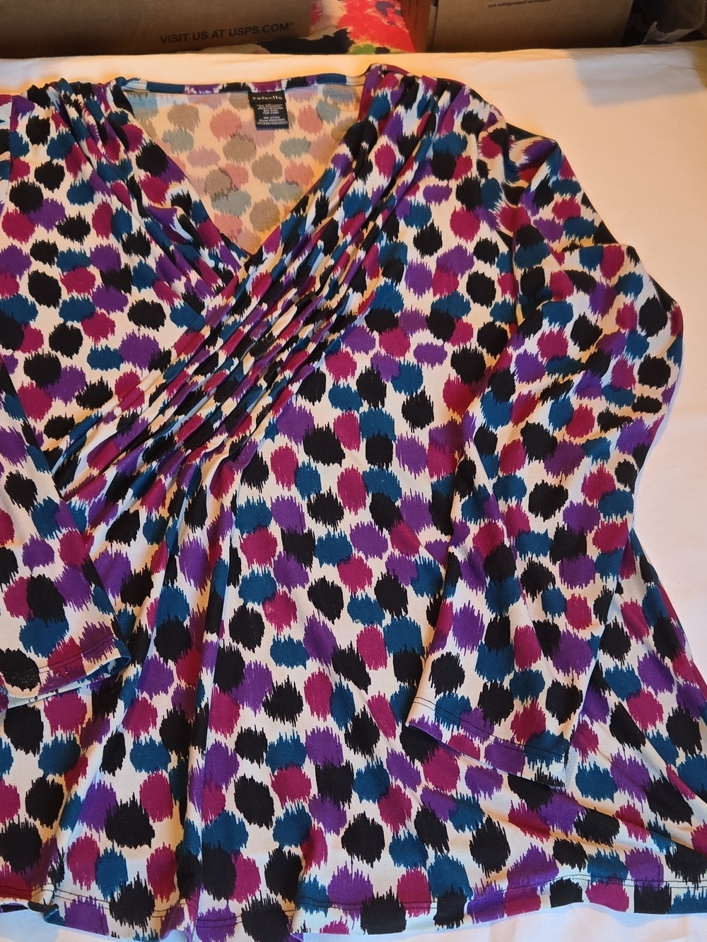 Women’s V-Neck Pleated Print Top in Purple, Teal, Black Size M